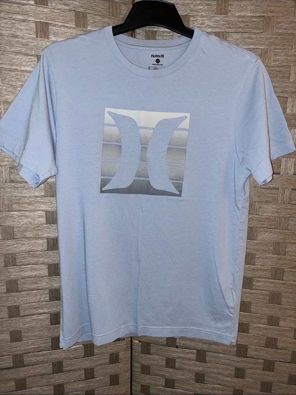 Hurley Men’s Pale Blue Graphic Logo Short Sleeve Tee (great for bundle)